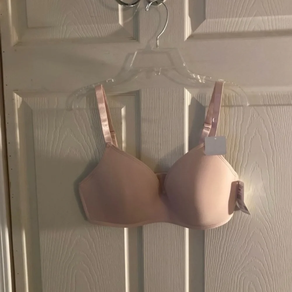 Rene Rofe Wire-Free Lightly Padded Bra Size 38D - Picture 8 of 9